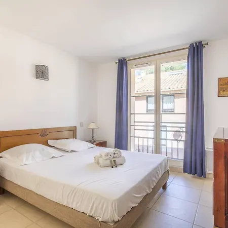 Superbe T2 Refait A Neuf Proche Du Centre Du Village Et De La Porquerolles