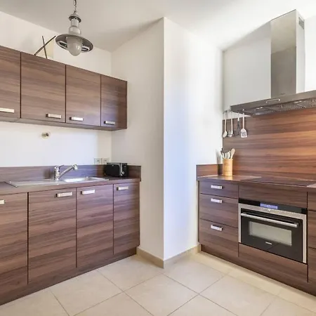 Apartament Superbe T2 Refait A Neuf Proche Du Centre Du Village Et De La *